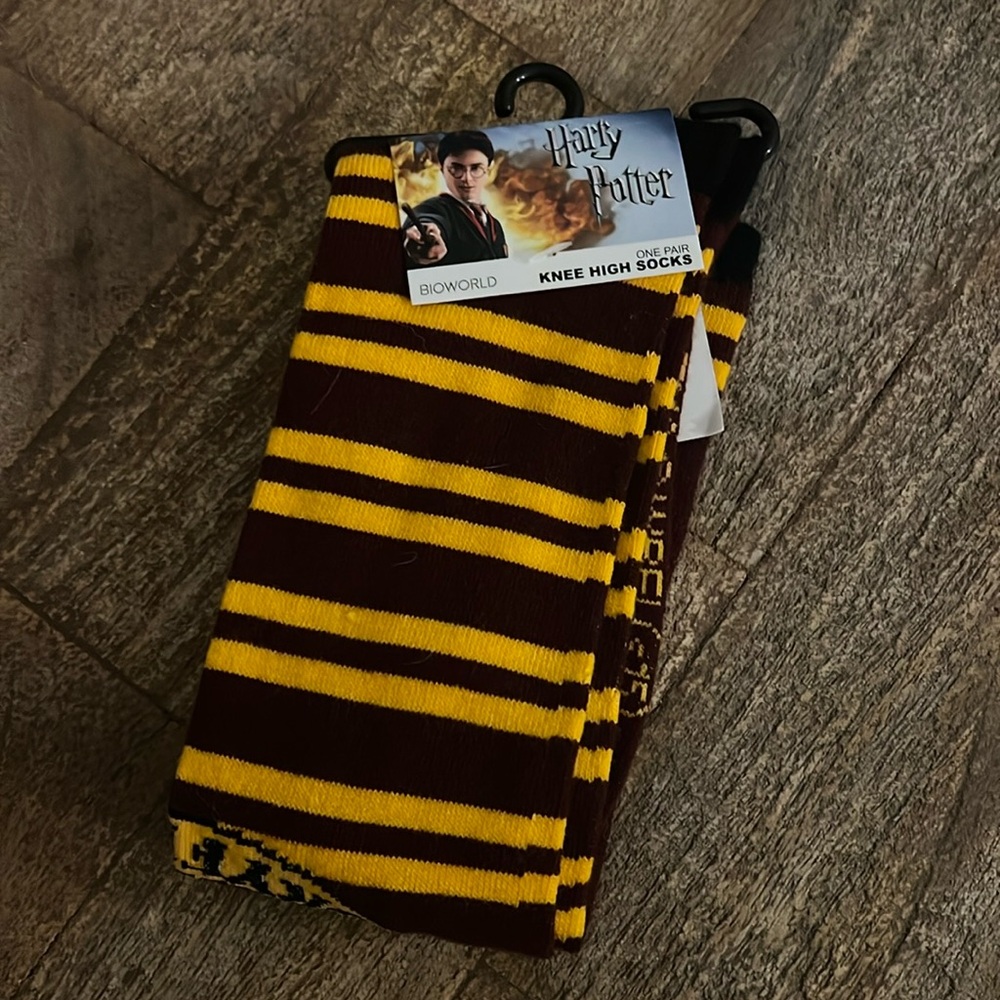 Harry Potter | Gryffindor Knee High Socks 🧦